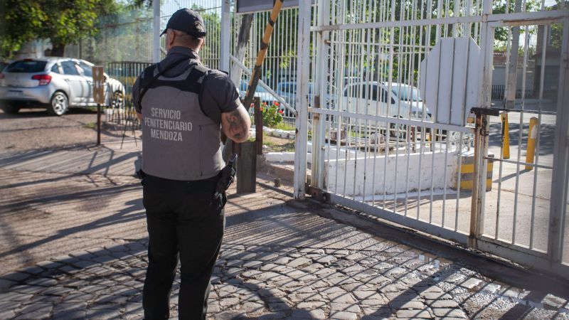 Desarticularon una red que ingresaba droga a penales provinciales